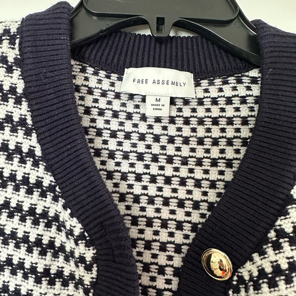 Navy and White Women's Sweater - Picture 4 of 5